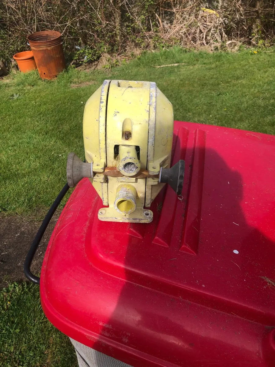 Whale gusher 20 bilge pump - Image 2