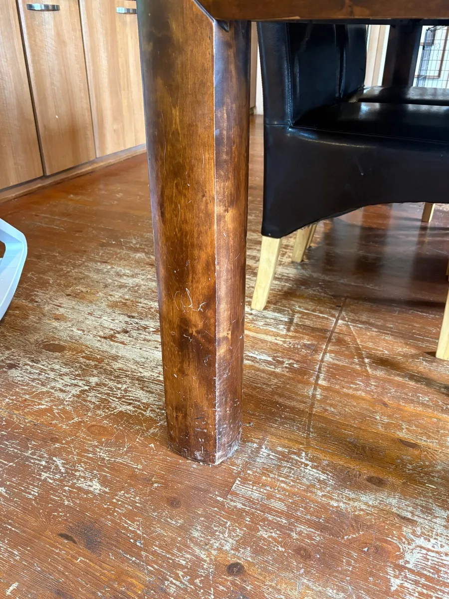 Solid wood table and 6 chairs - Image 4