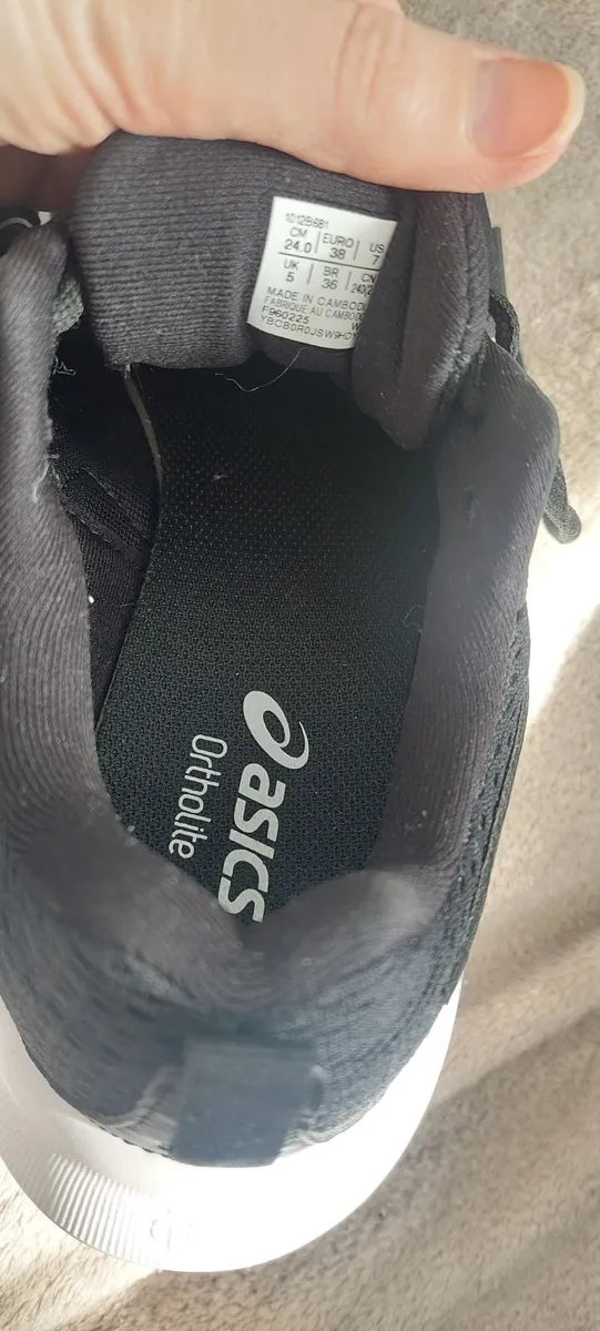 Running shoes - Image 3