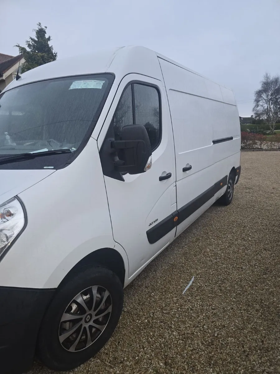 Renault Master 2015 - Image 2