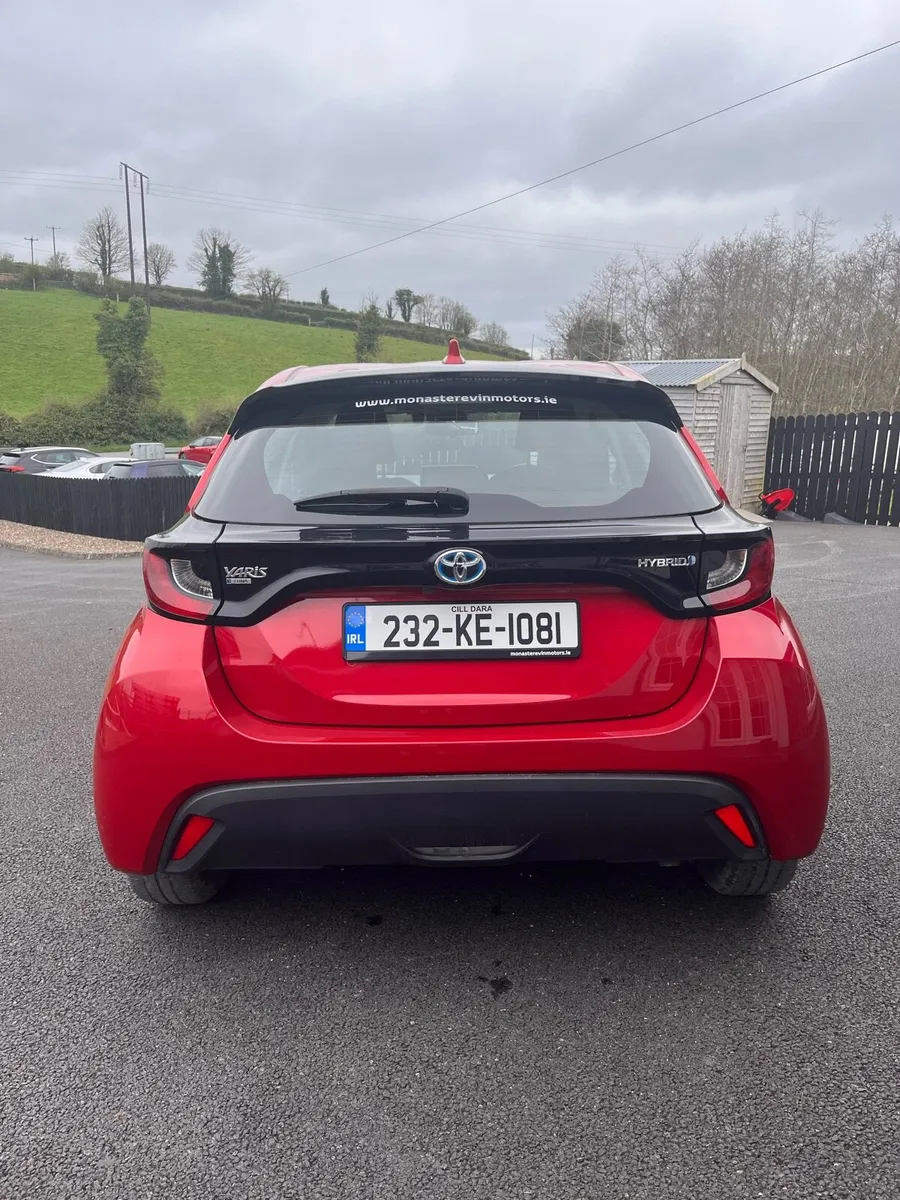 Toyota Yaris Hybrid 2023 - Image 3