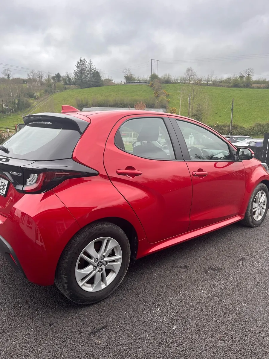 Toyota Yaris Hybrid 2023 - Image 4