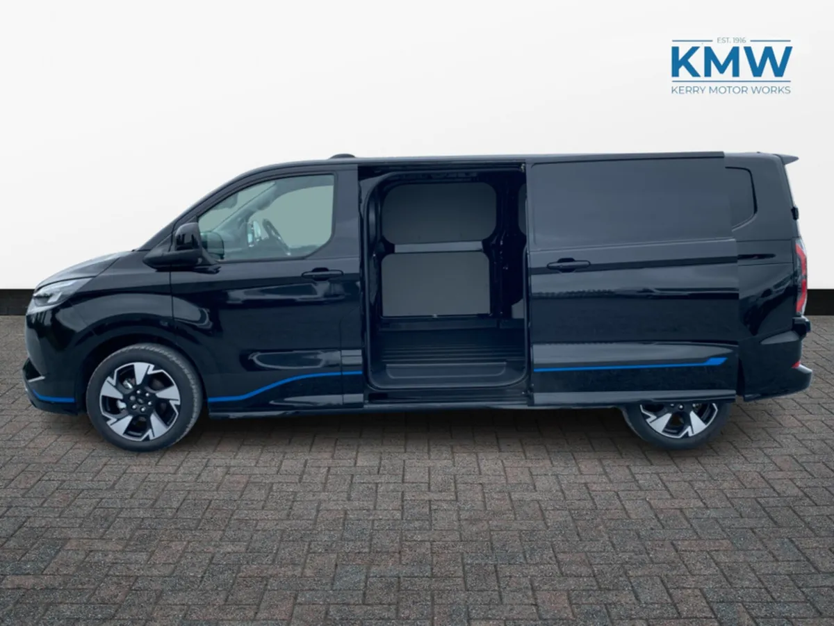 Ford Transit Custom Sport 2.5 PHEV AUTO FWD - Image 4