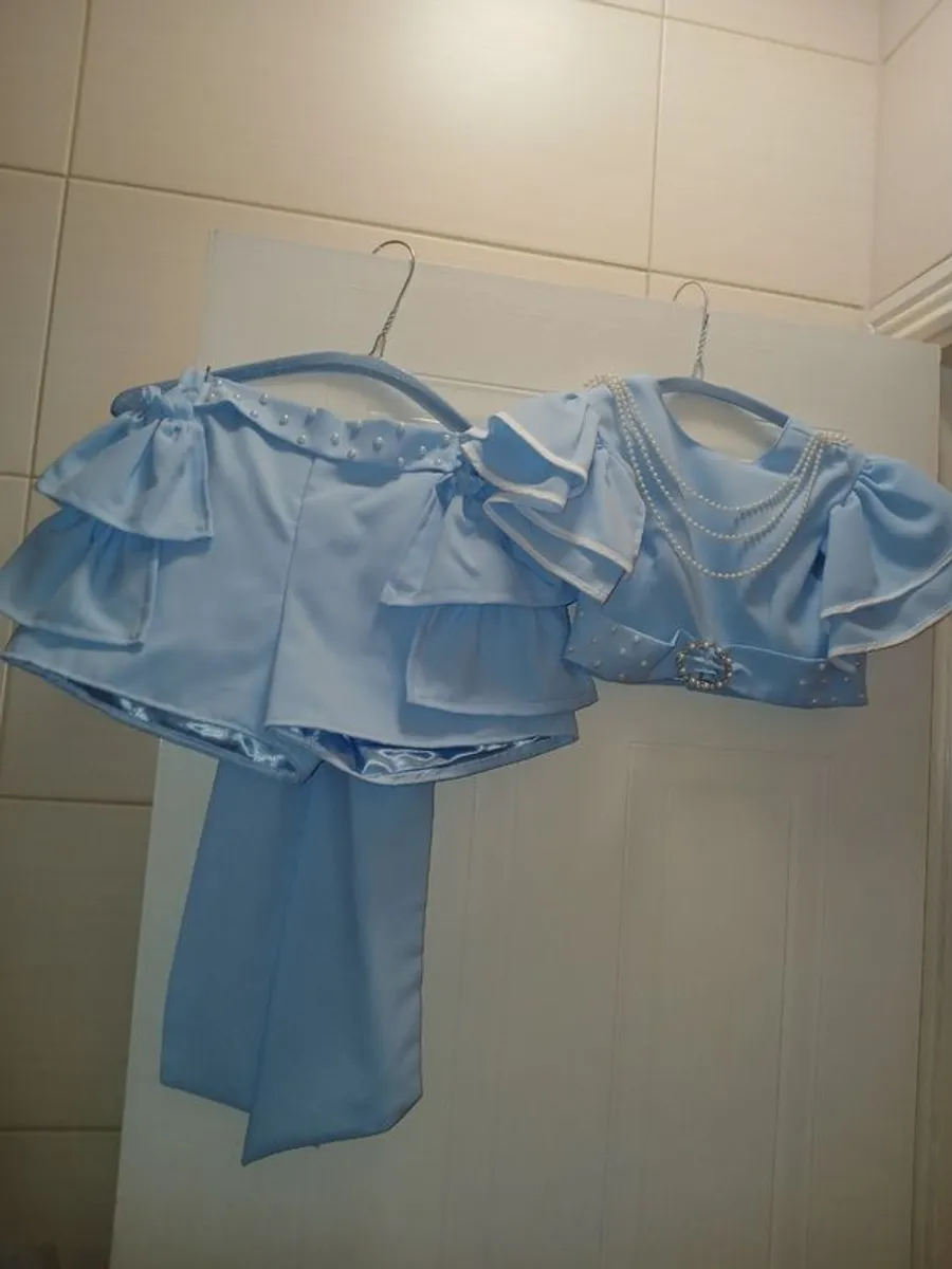 Girls dress - Image 1