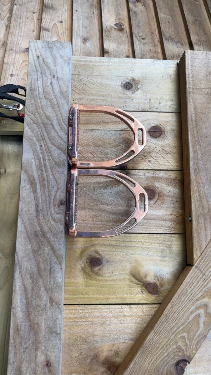 Tack clear out - Image 2