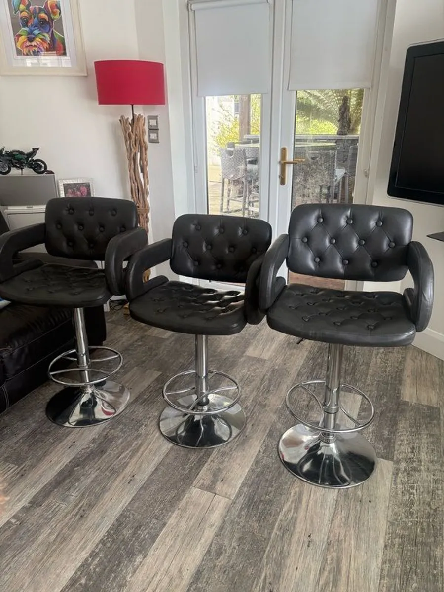 Kitchen Bar Stools x 3 - Image 1