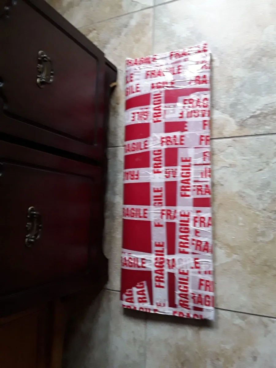 Mahogany wall unit Rossmore comes into two parts - Image 3