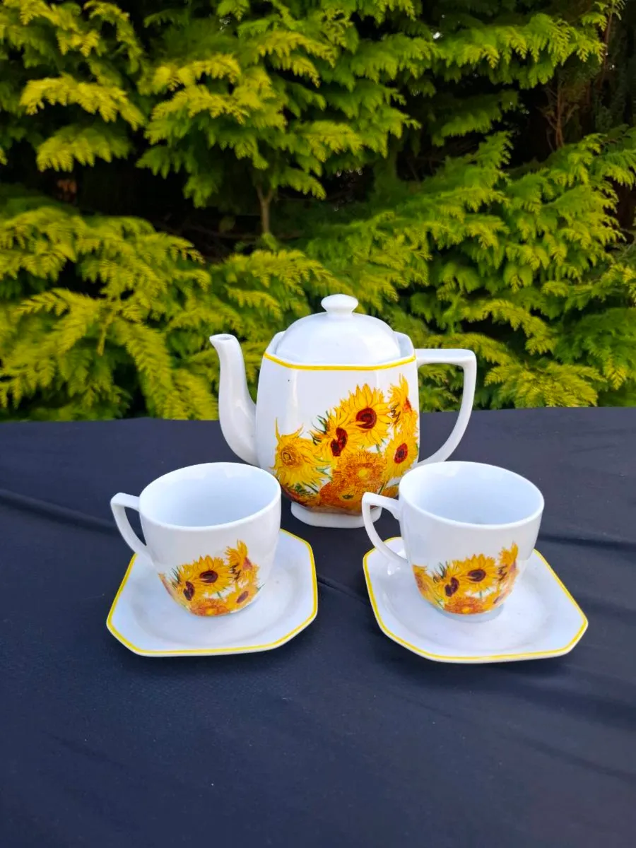 Sunflowers tea set postage possible