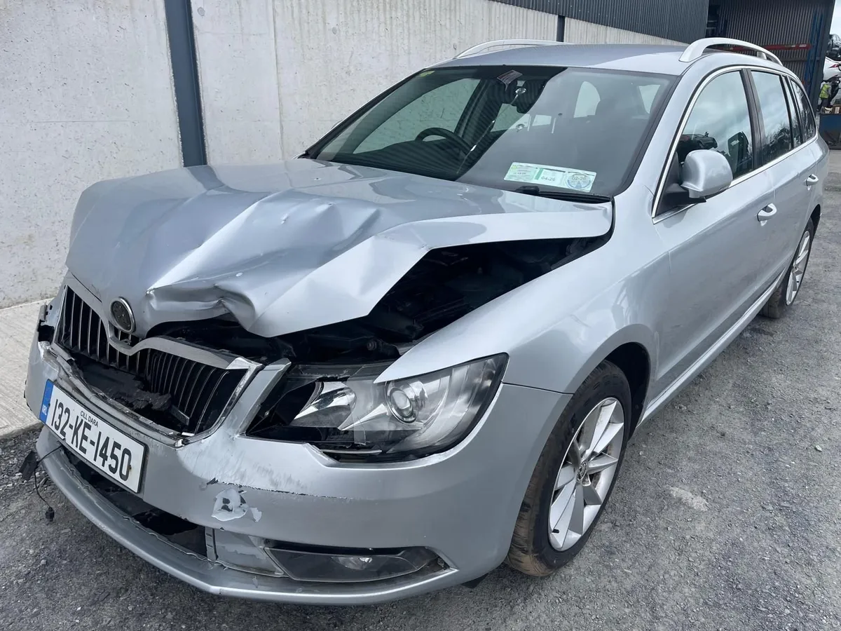 2013 Skoda Superb Estate 1.6 TDI Greenline CAT C - Image 1