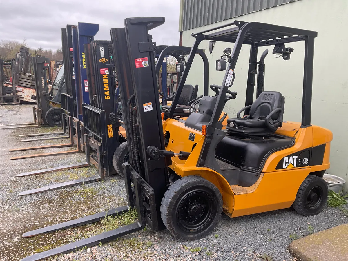 FORKLIFT - Image 1