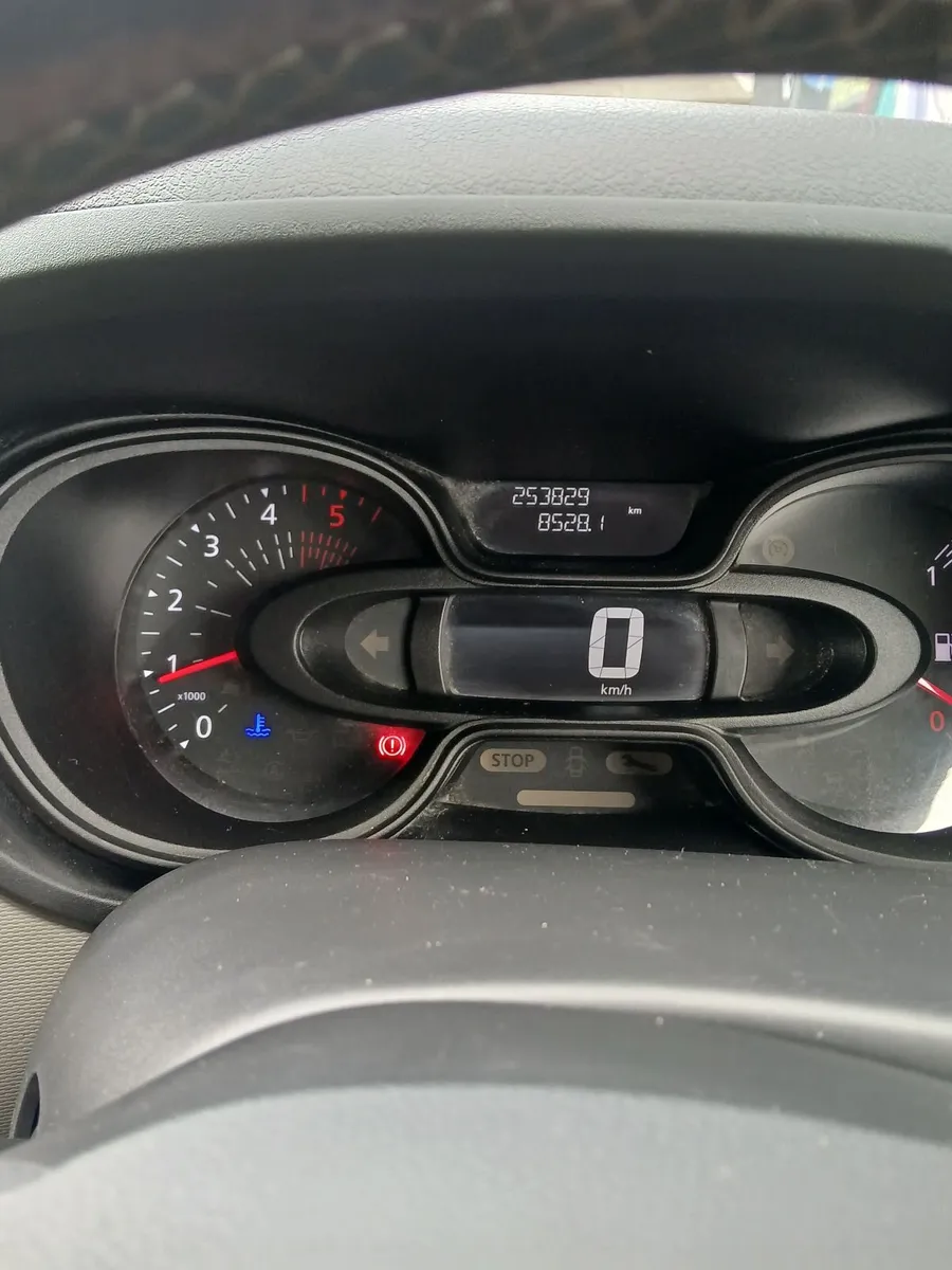 Nissan NV300 2017 - Image 3