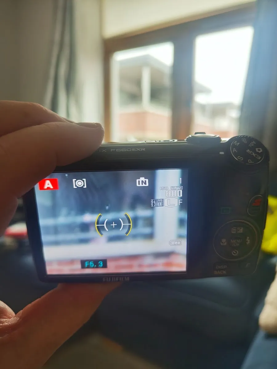 Nice Little Fuji  F660  X15  Zoom Camera - Image 1