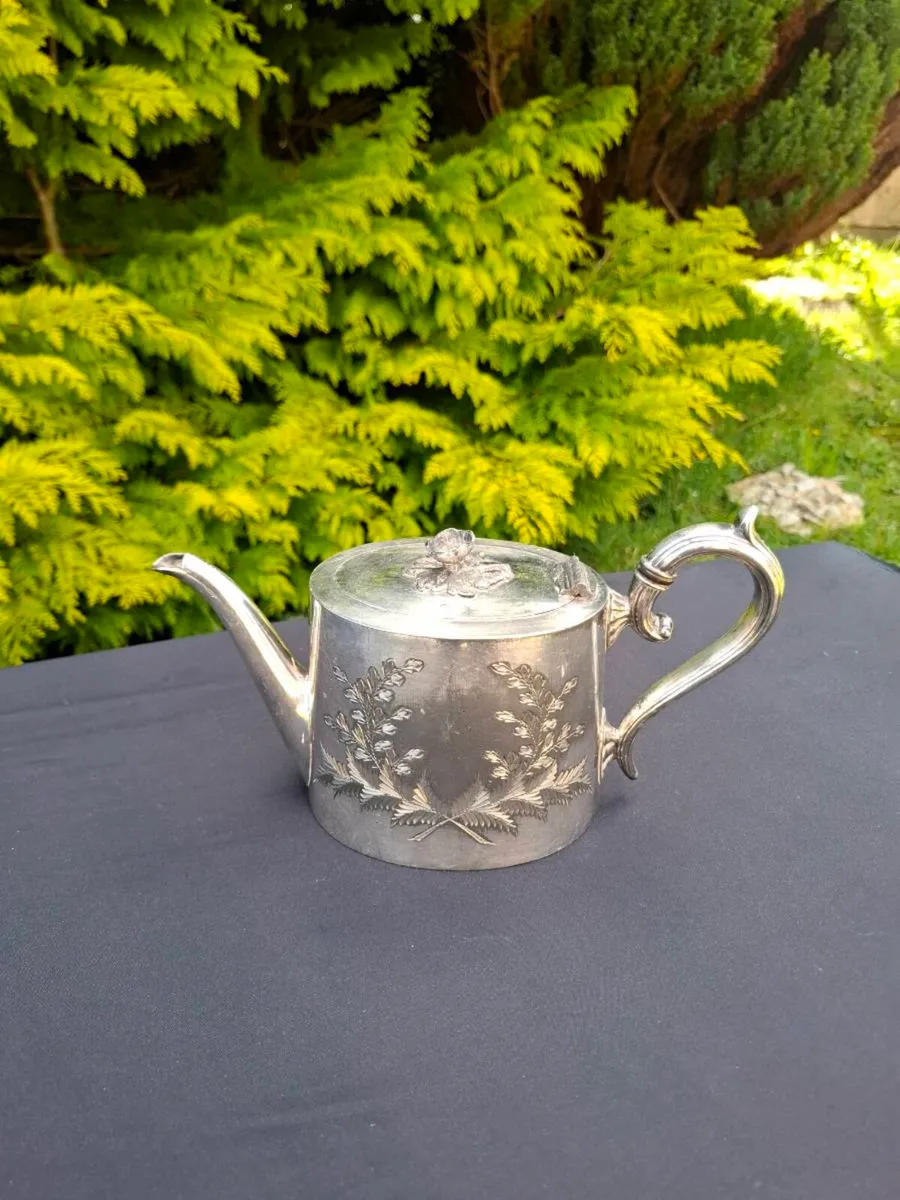 Platted silver tea pot postage possible - Image 1