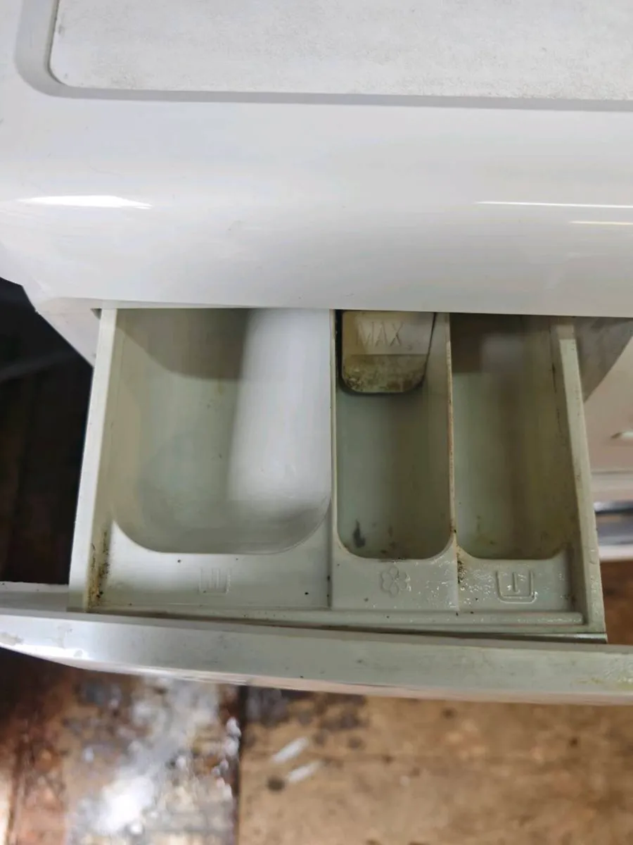 Whirlpool washing machine 9kg - Image 2