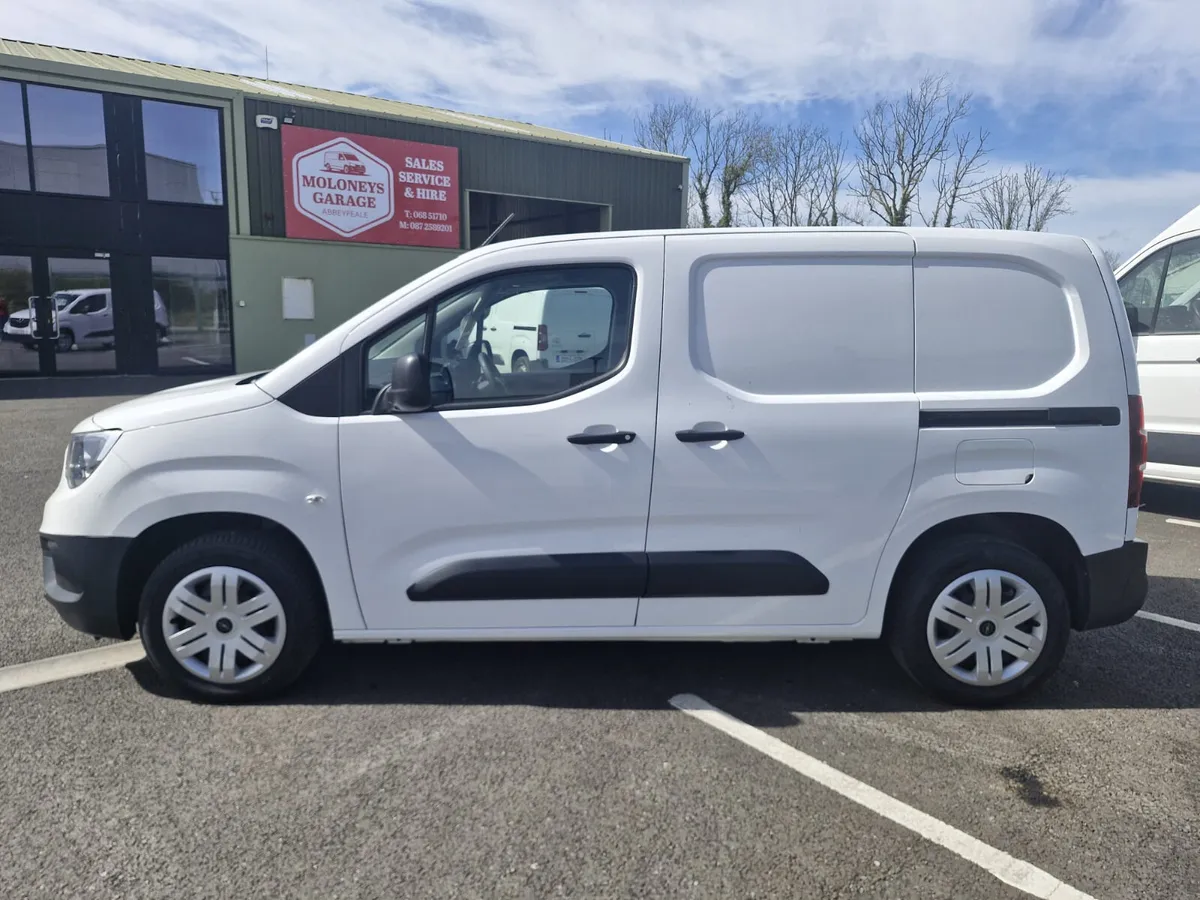 Opel Combo 2021 - Image 2