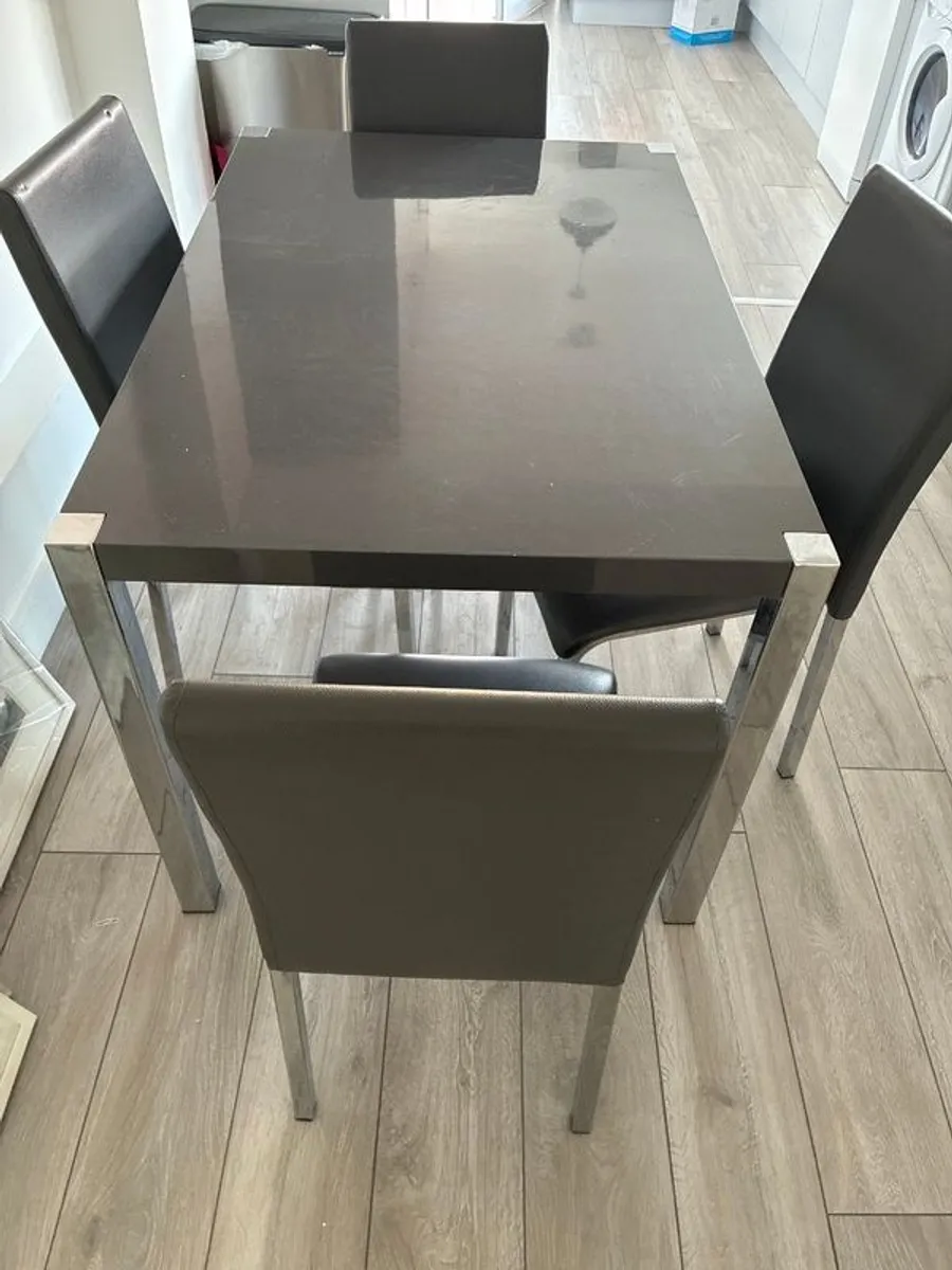 Dinner table - Image 3