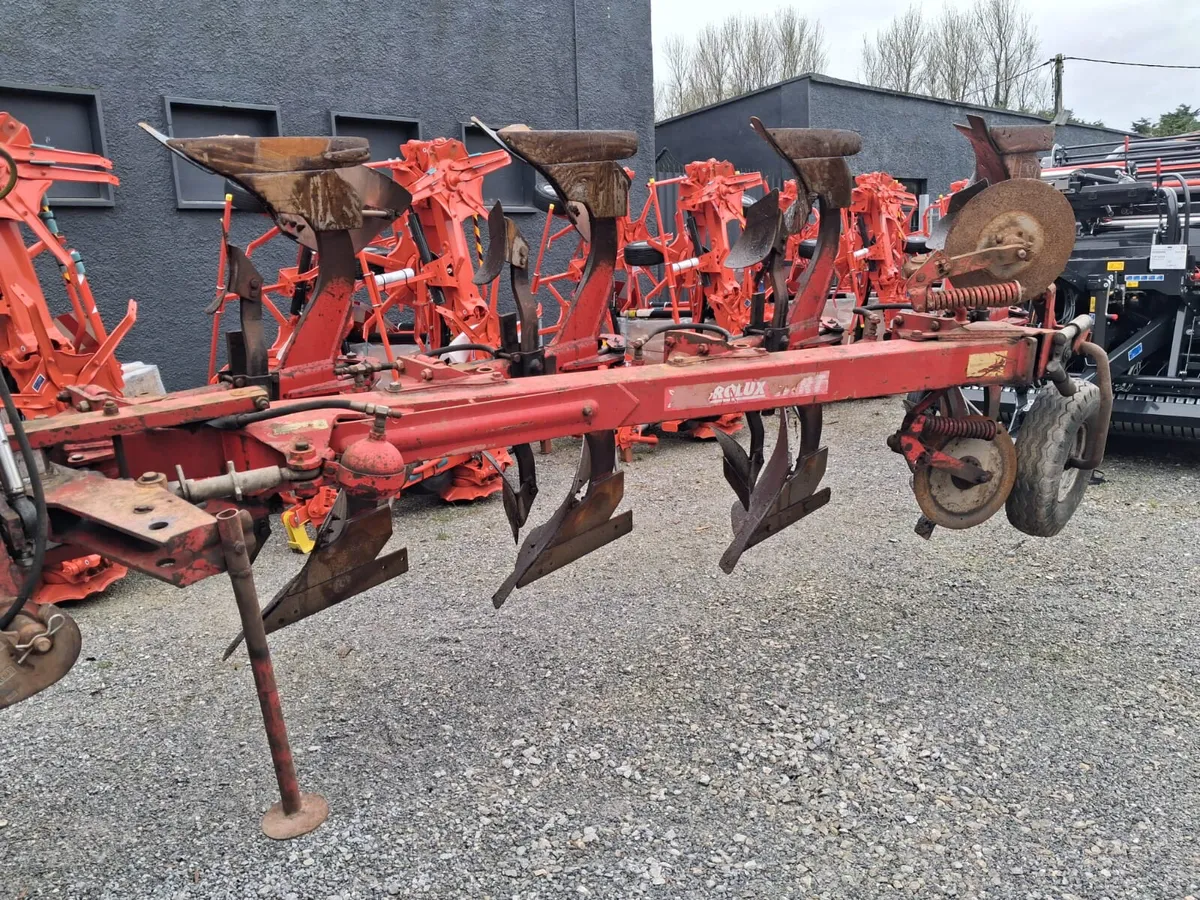 Massey Ferguson Agrolux 4 Furrow Reversible Plough - Image 1