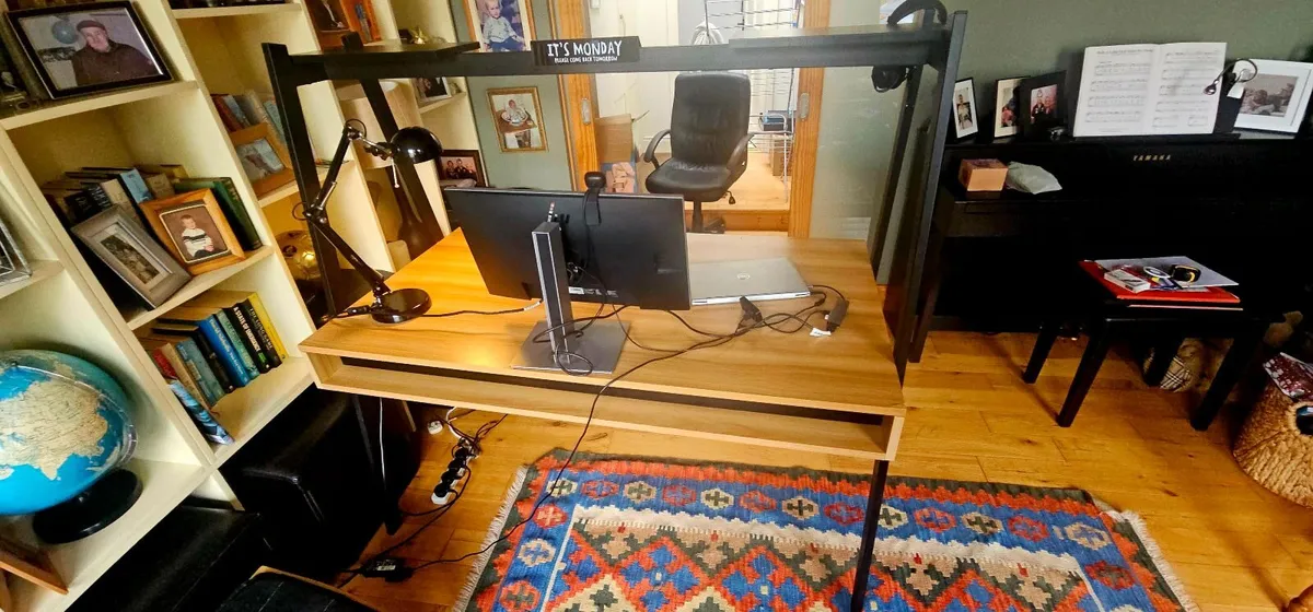 Office desk - Image 3