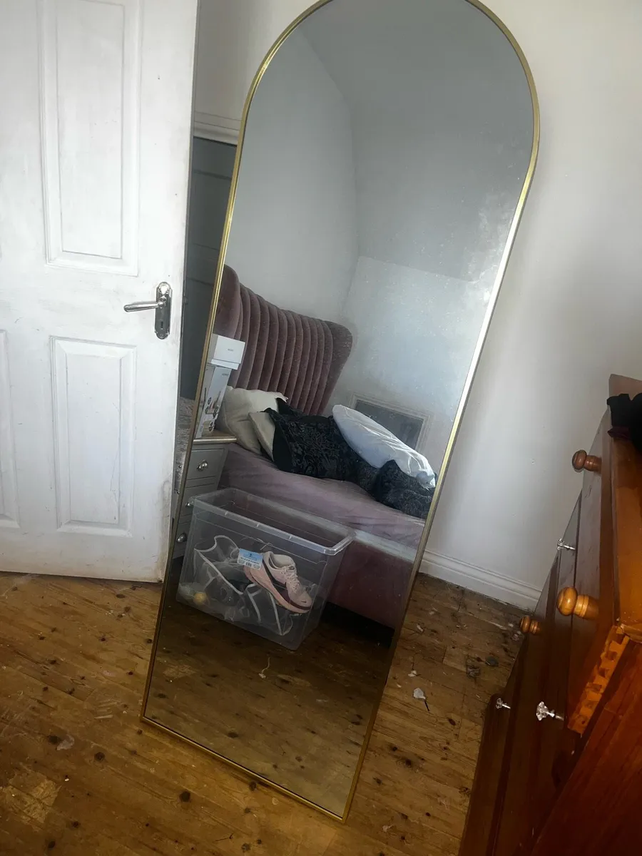 Gold mirror - Image 1