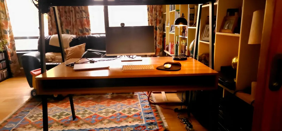 Office desk - Image 2