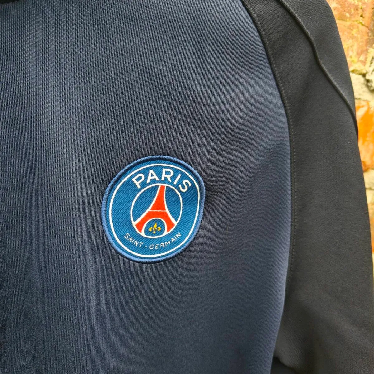 PSG Nike zip top - Image 2
