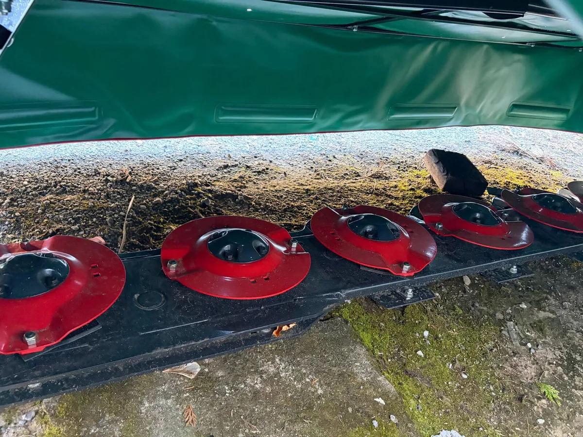 Kverneland disc mowers - Image 4