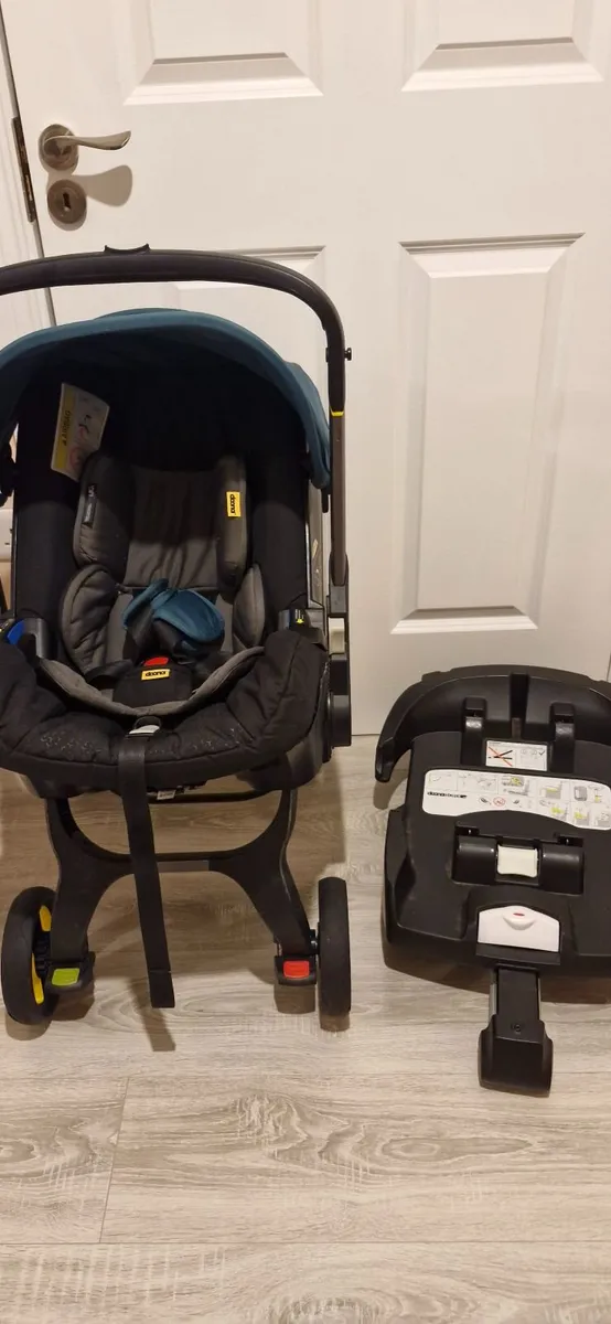 Car seat and isofix base - Image 1