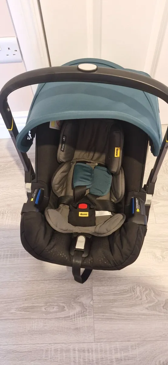 Car seat and isofix base - Image 2