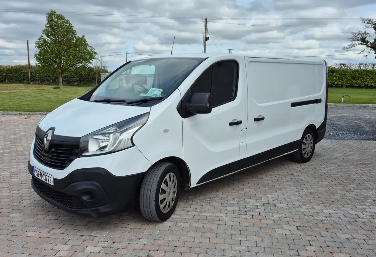 2015 Renault Trafic - Image 1