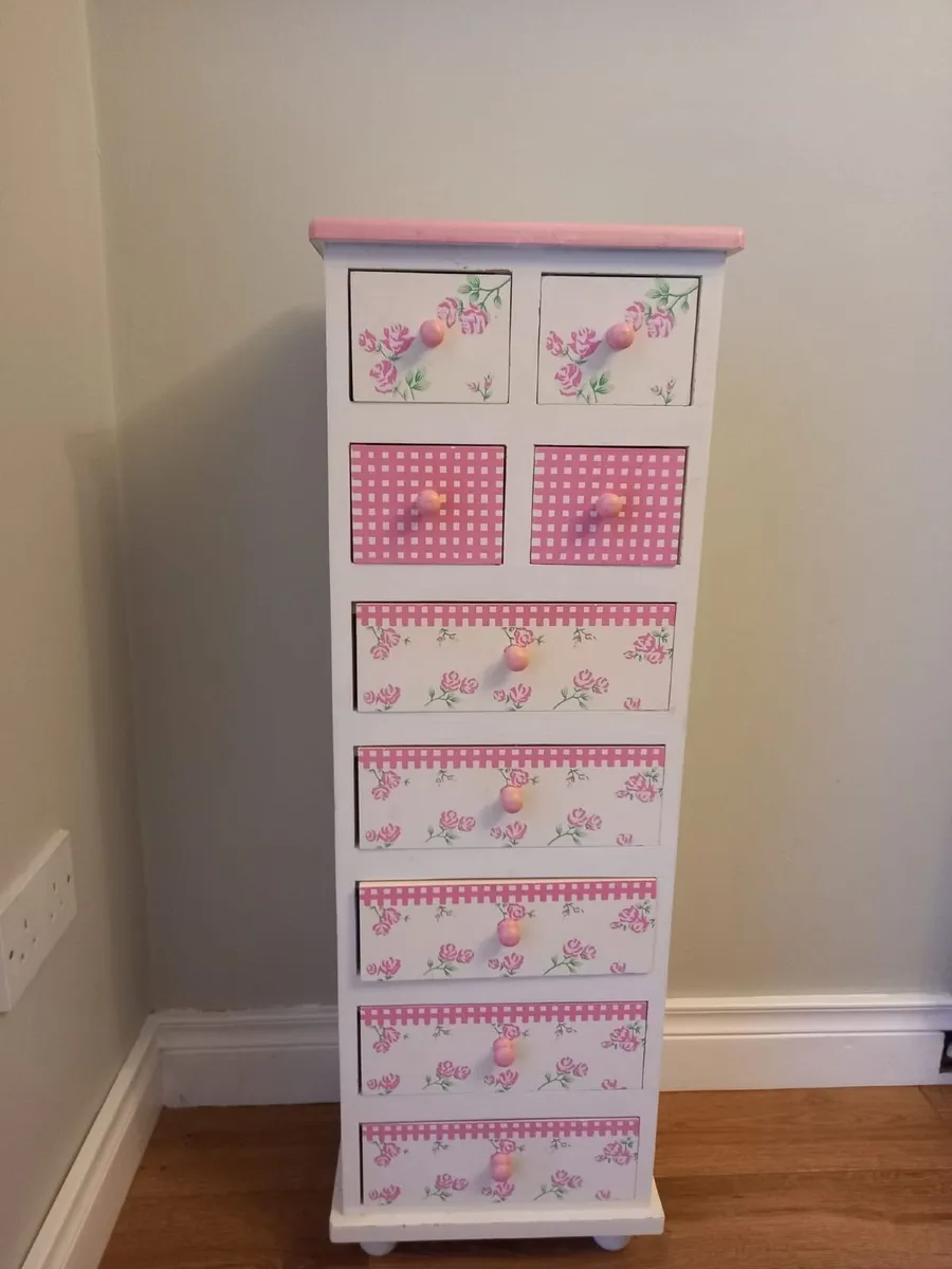 Bedroom furniture - Image 1