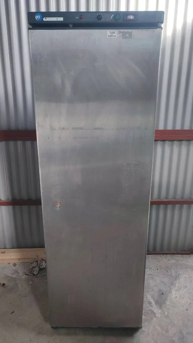 Commercial fridge - Image 1