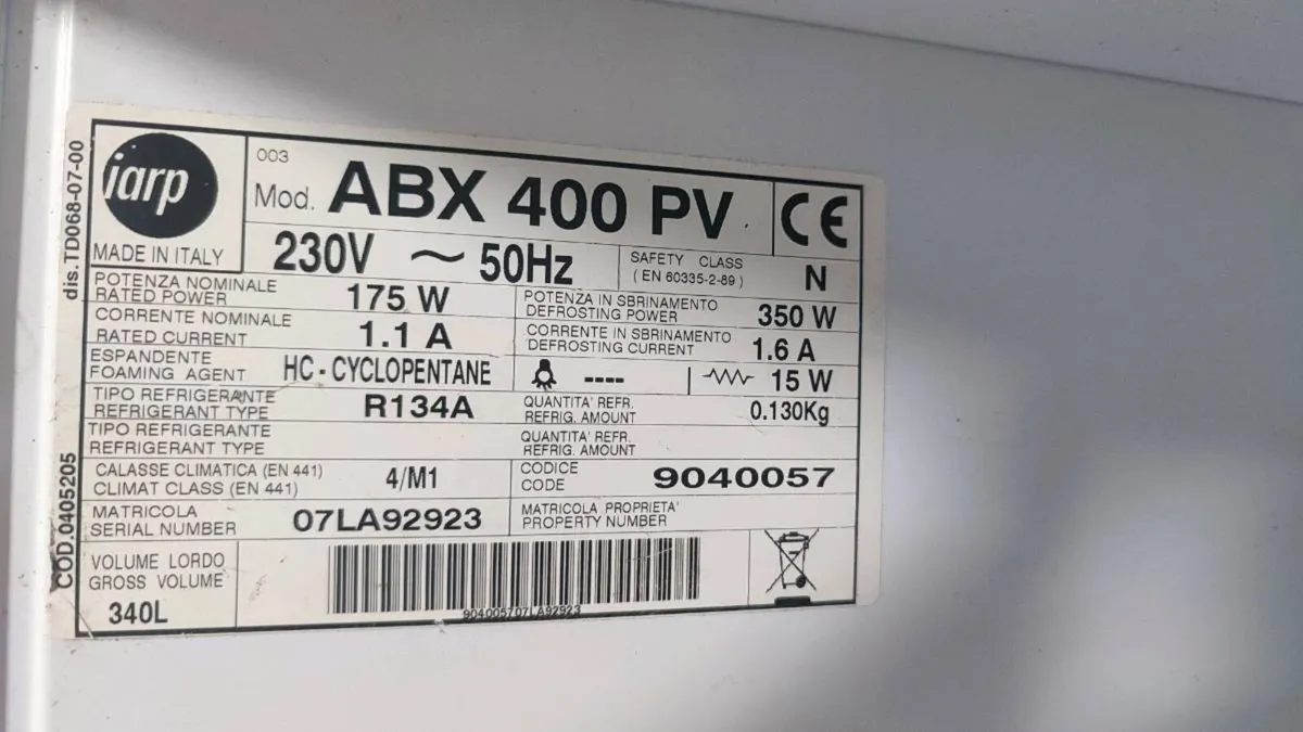 Commercial fridge - Image 3