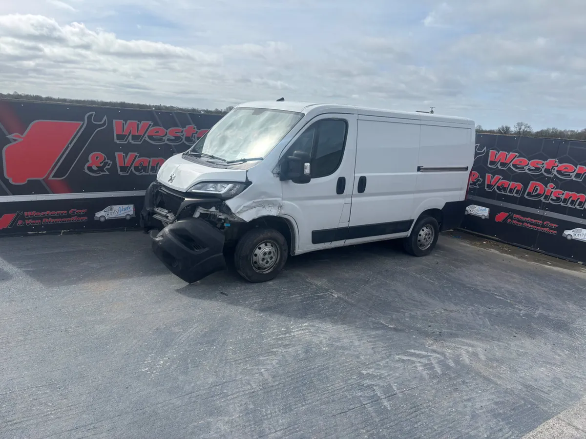 22 Peugeot boxer 2.2 for dismantling