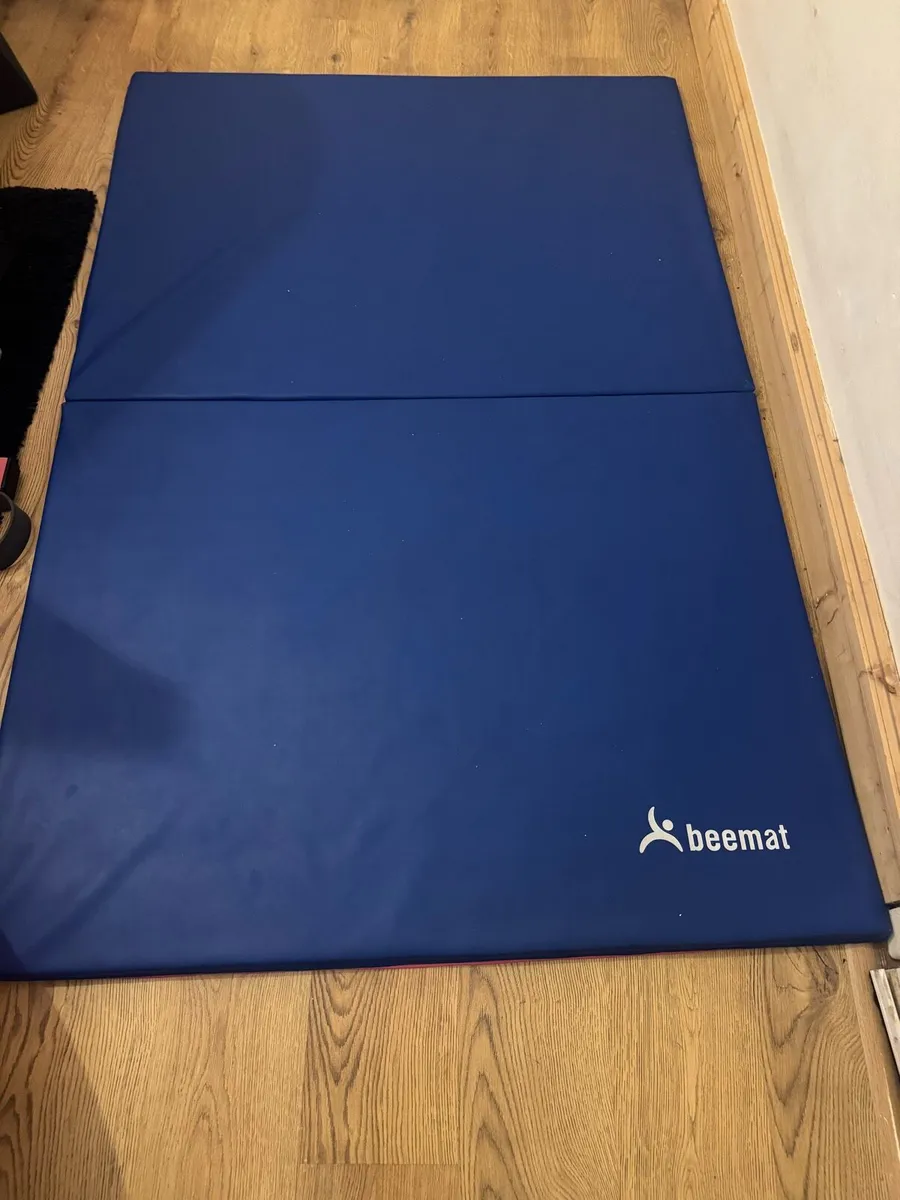 Folding BeeMat gymnastics Mat
