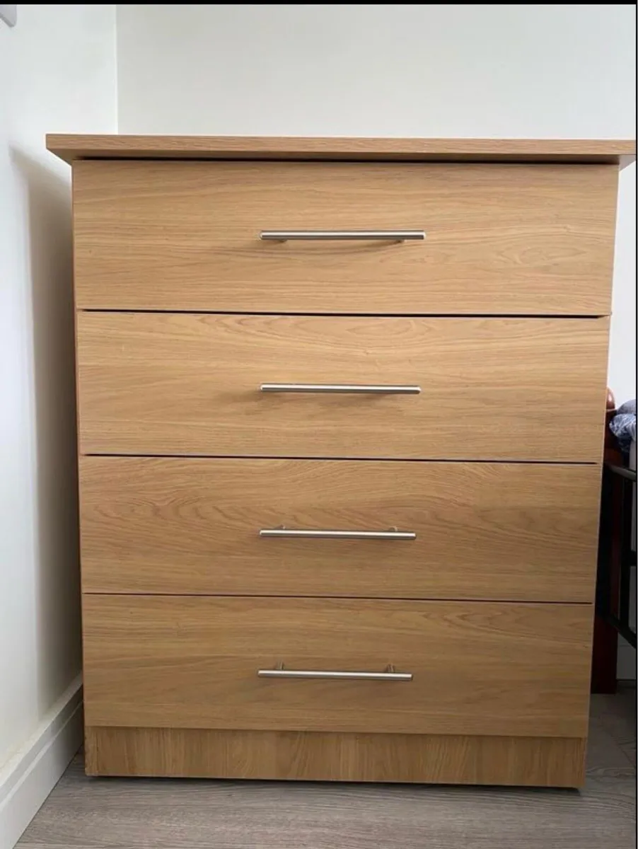 Chest of drawers - Image 1