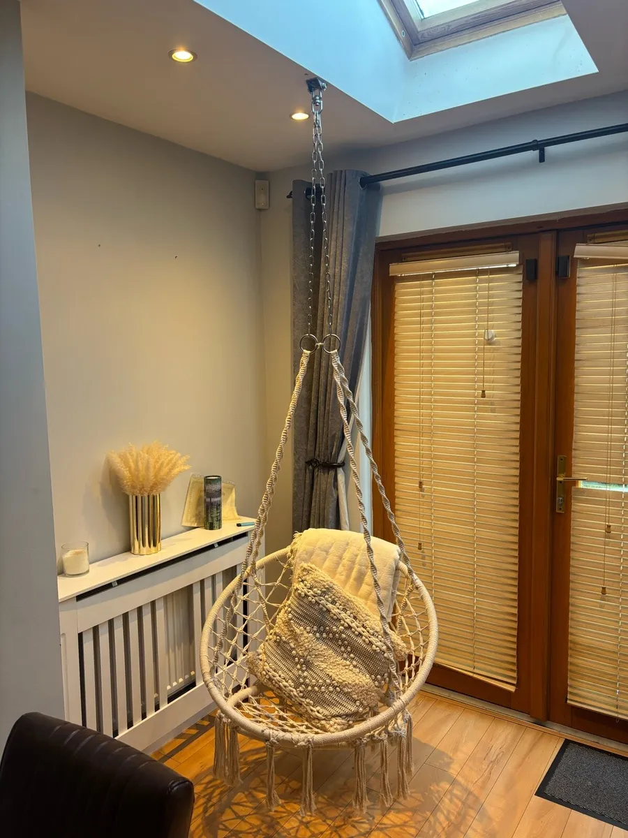 Hanging chair & chain - Image 3