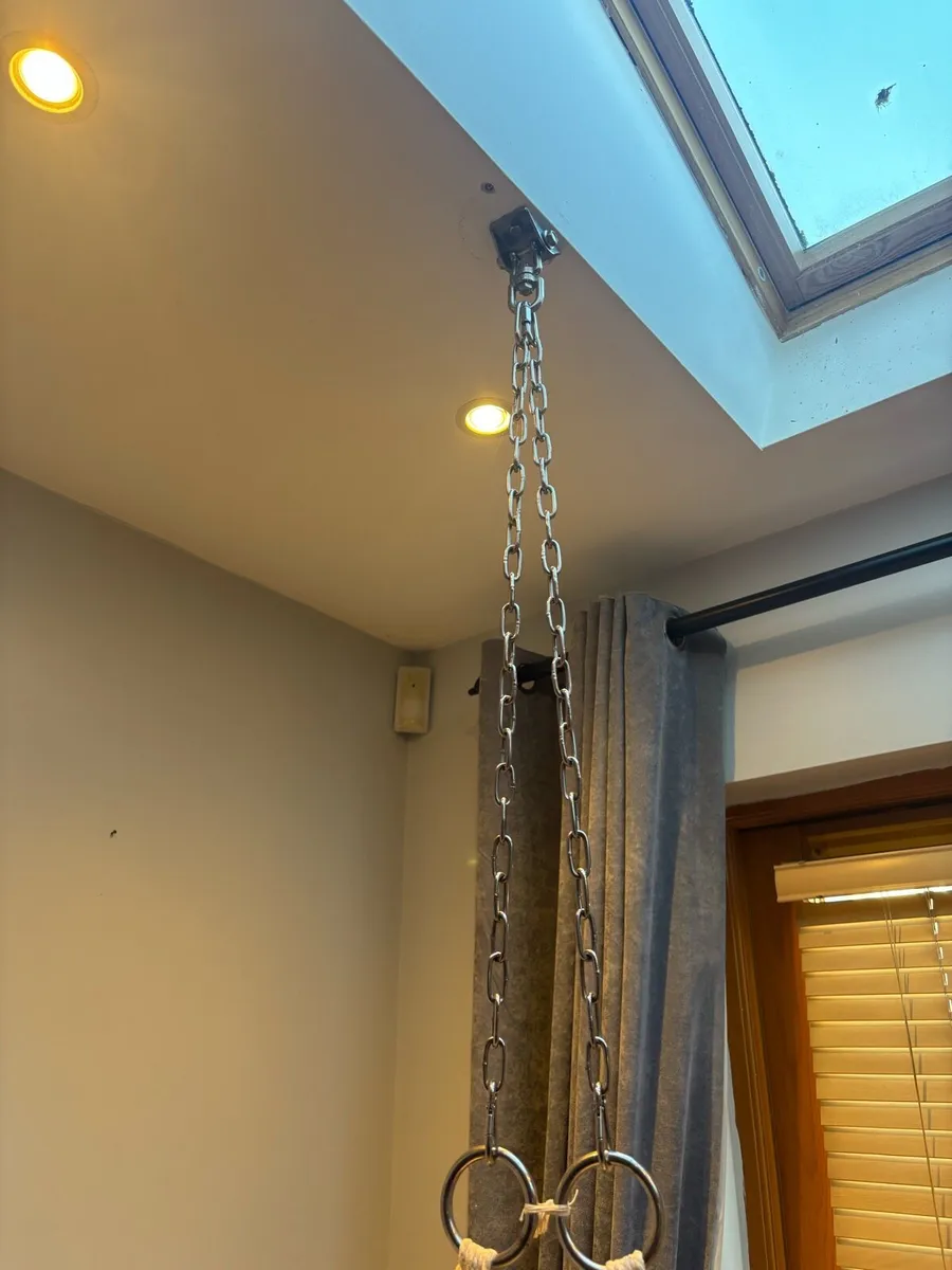 Hanging chair & chain - Image 4