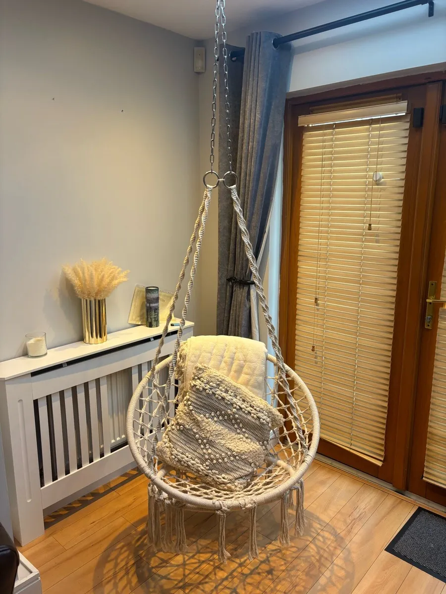 Hanging chair & chain - Image 2