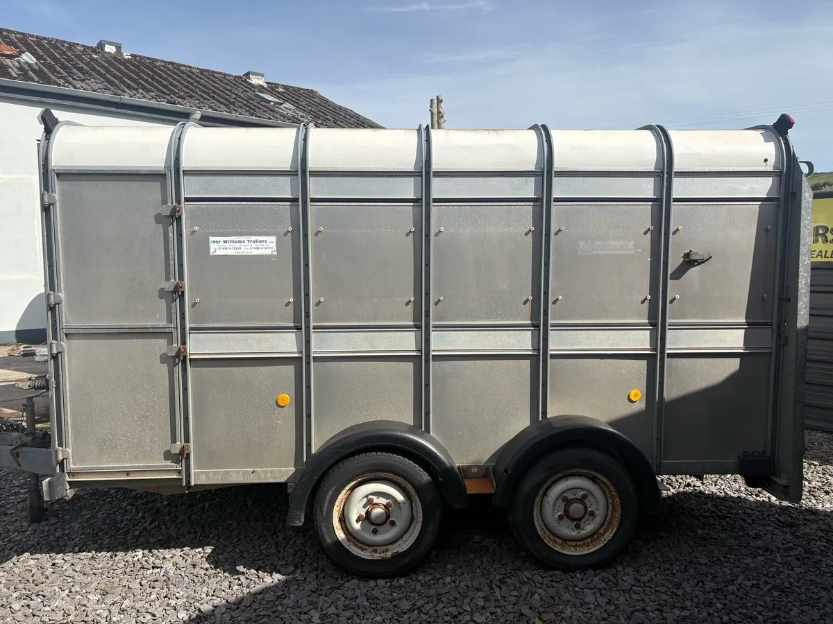 Ifor Williams TA510  12’ cattle trailer - Image 2
