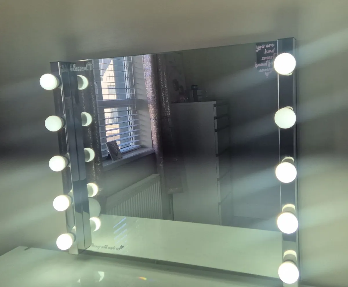 Hollywood mirror - Image 1