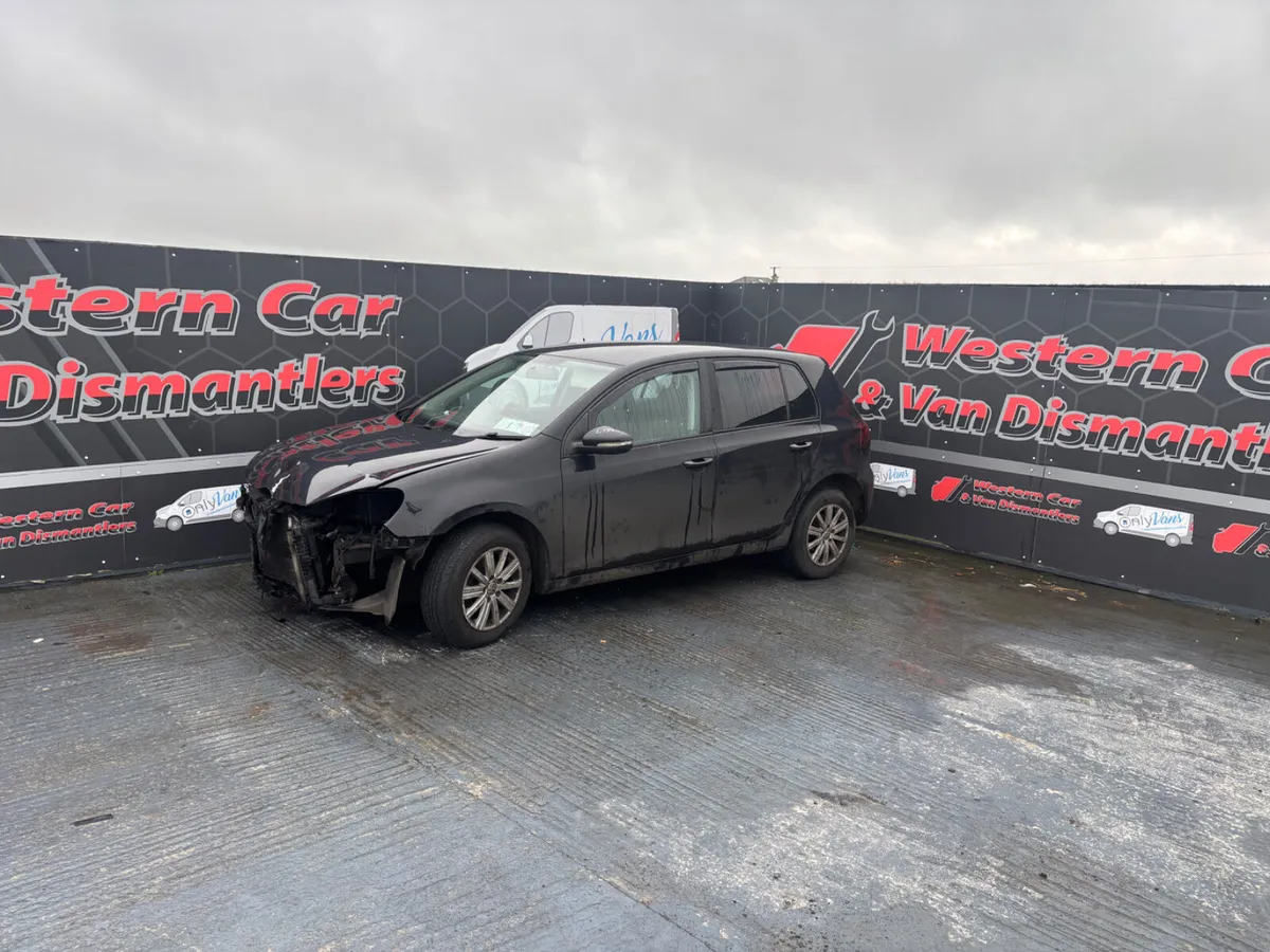 2011 Volkswagen Golf 1.6 tdi for dismantling