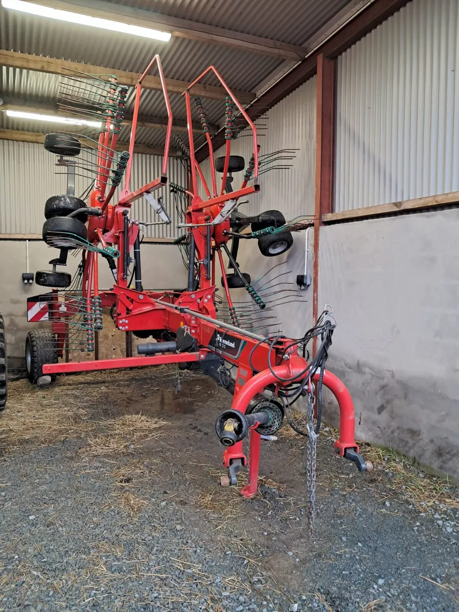 2019 KVERNELAND 9472 RAKE - Image 1