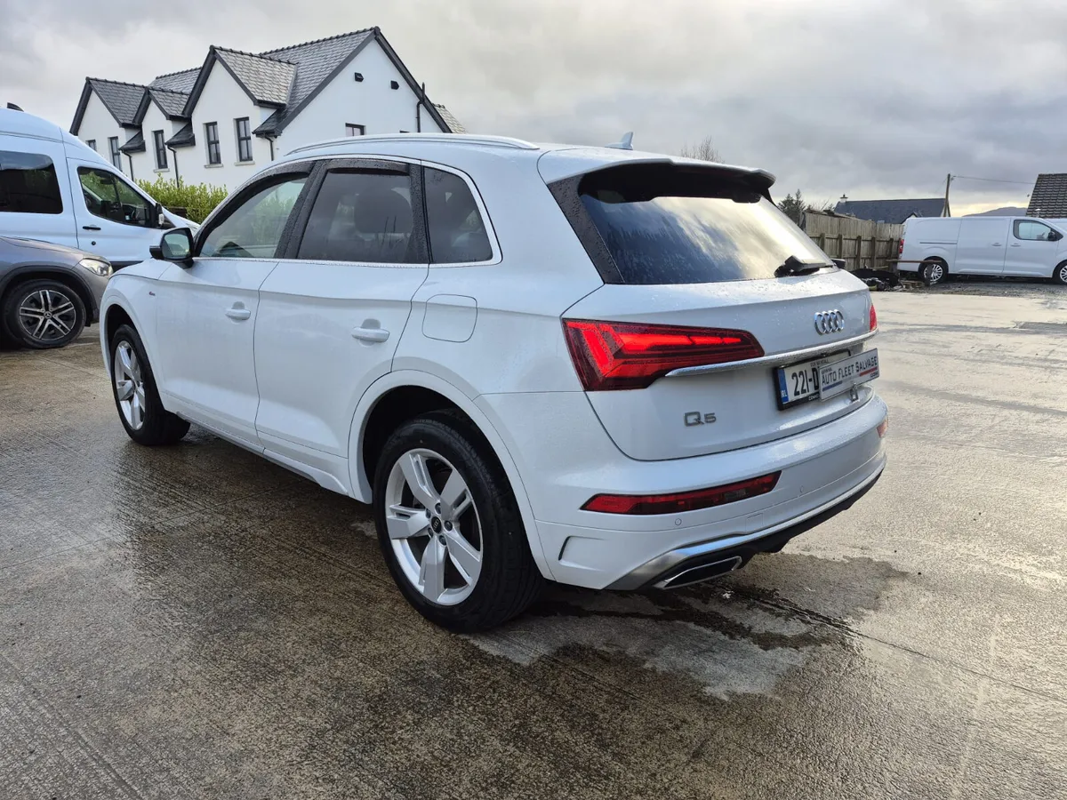 221 AUDI Q5 S-LINE QUATTRO 2.0 TFSIE 50 PLUG-IN HY - Image 4