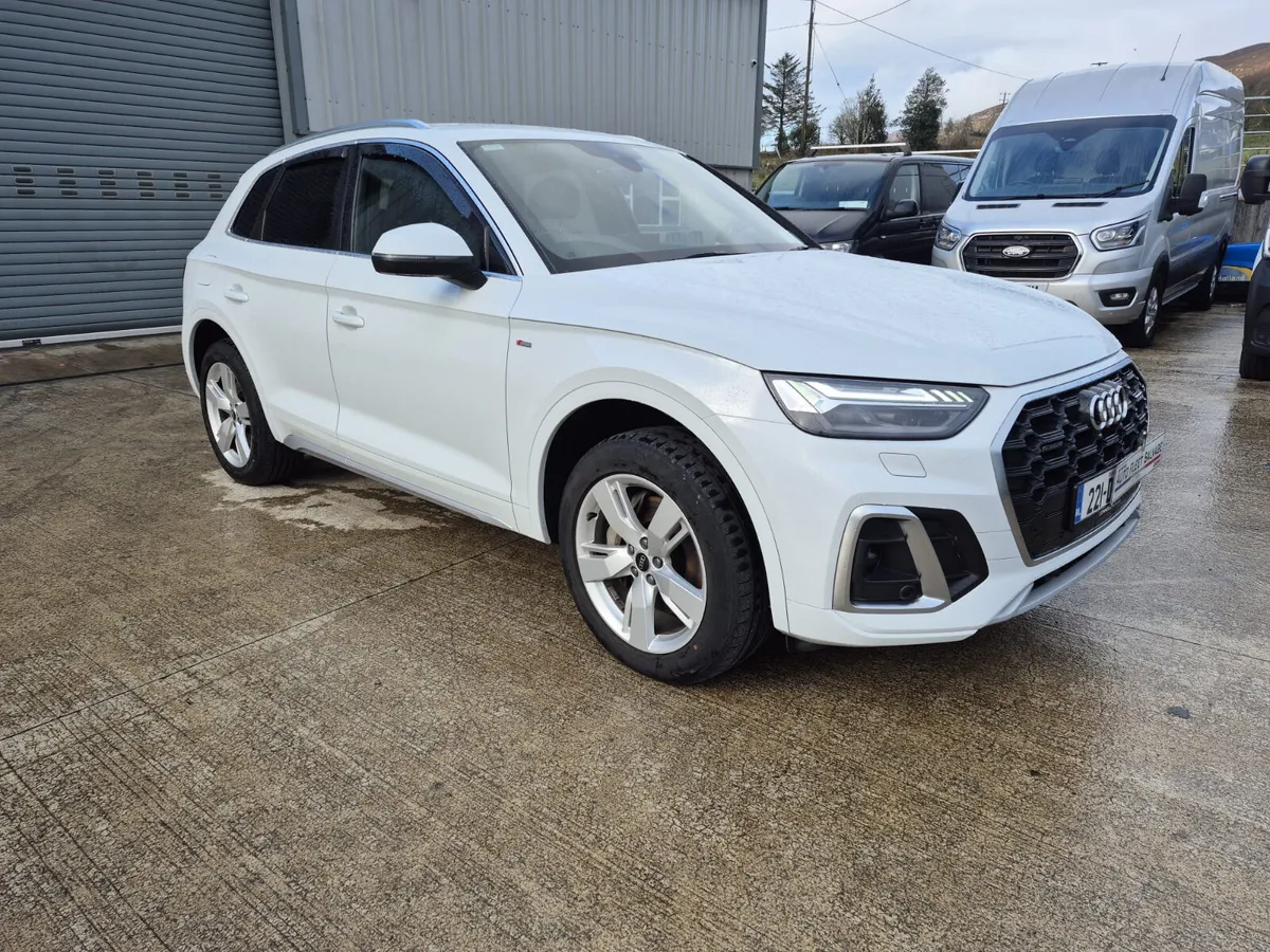 221 AUDI Q5 S-LINE QUATTRO 2.0 TFSIE 50 PLUG-IN HY - Image 1