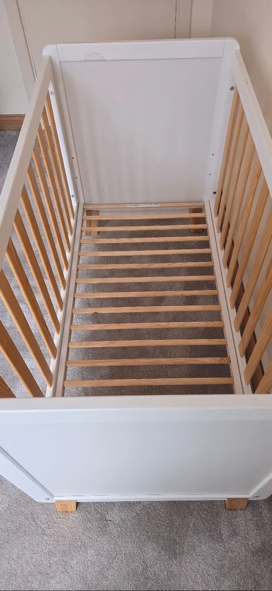 Baby cot - Image 2