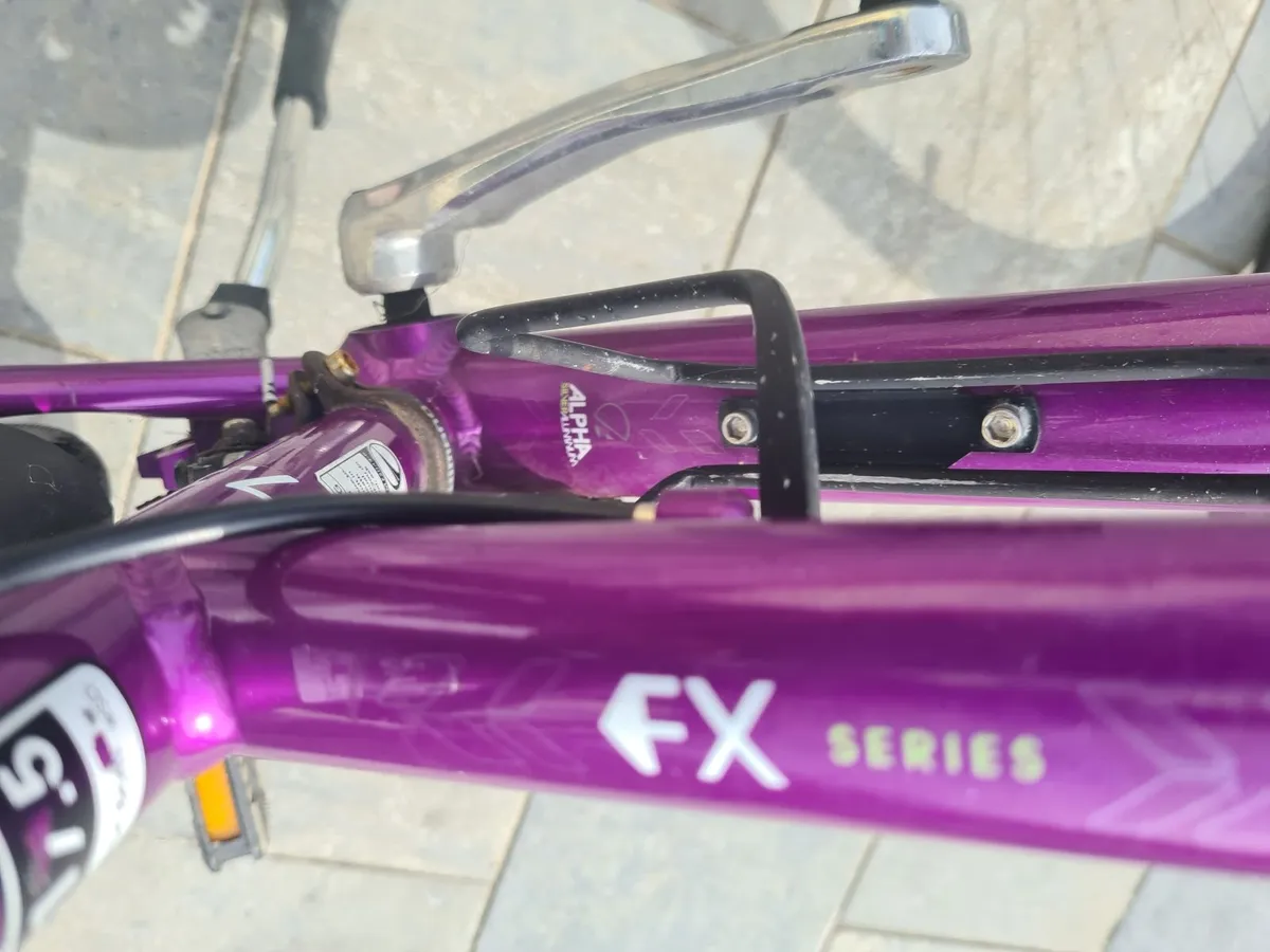 Trek 7.2 FX women’s hybrid (step-through frame) - Image 3