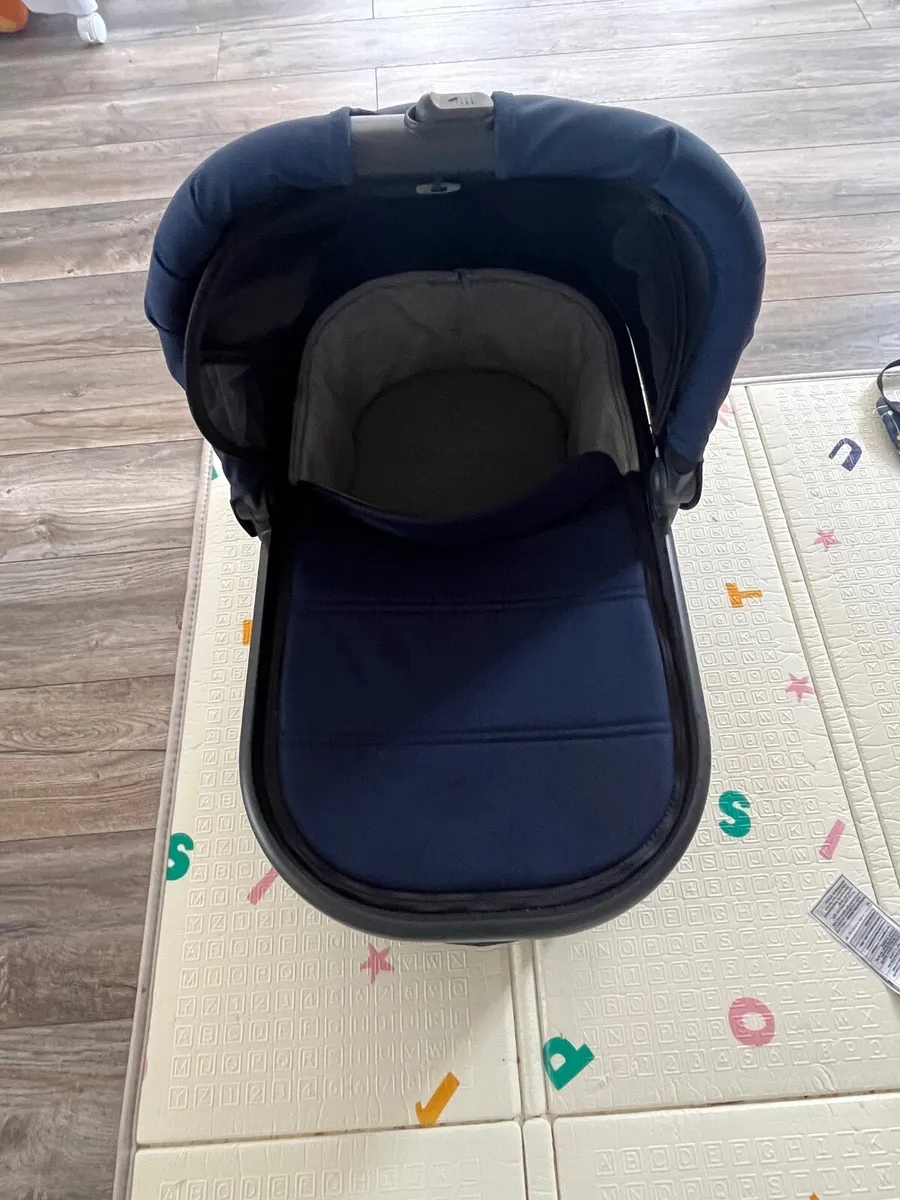 Bassinet - Image 1