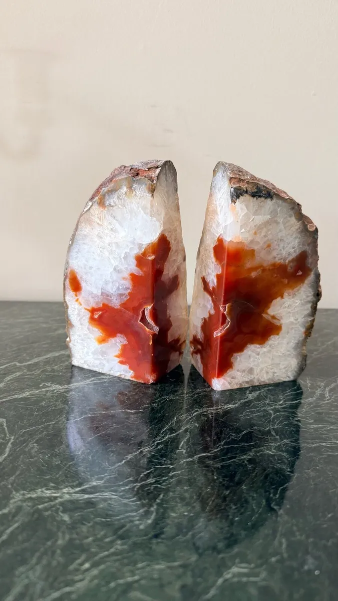 Agate geode - can be used as bookends - Image 2