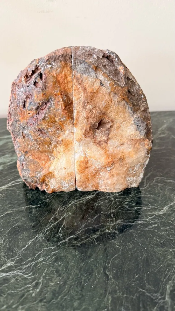 Agate geode - can be used as bookends - Image 4