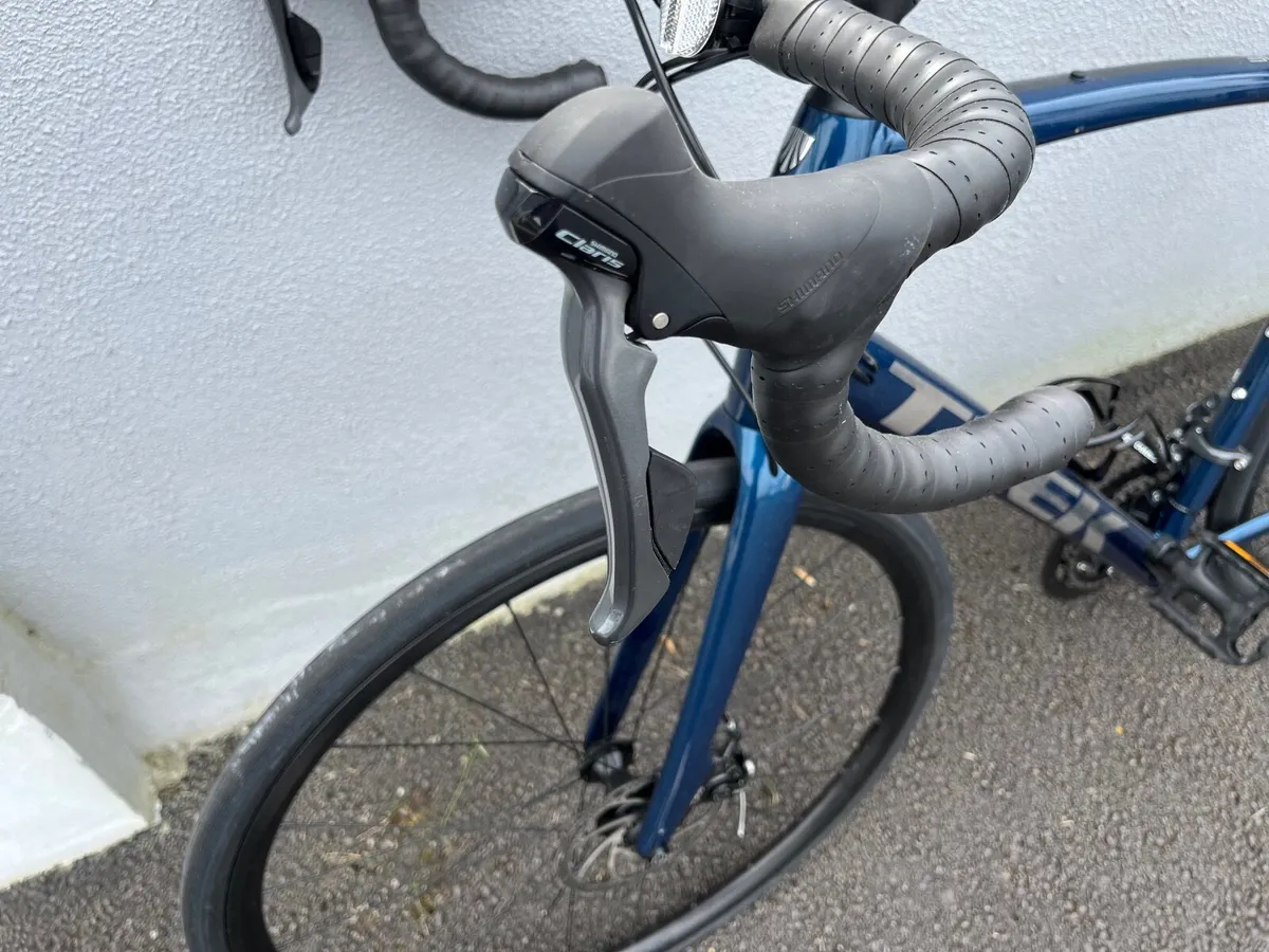 Trek Domane Men’s Road Bike - Image 3